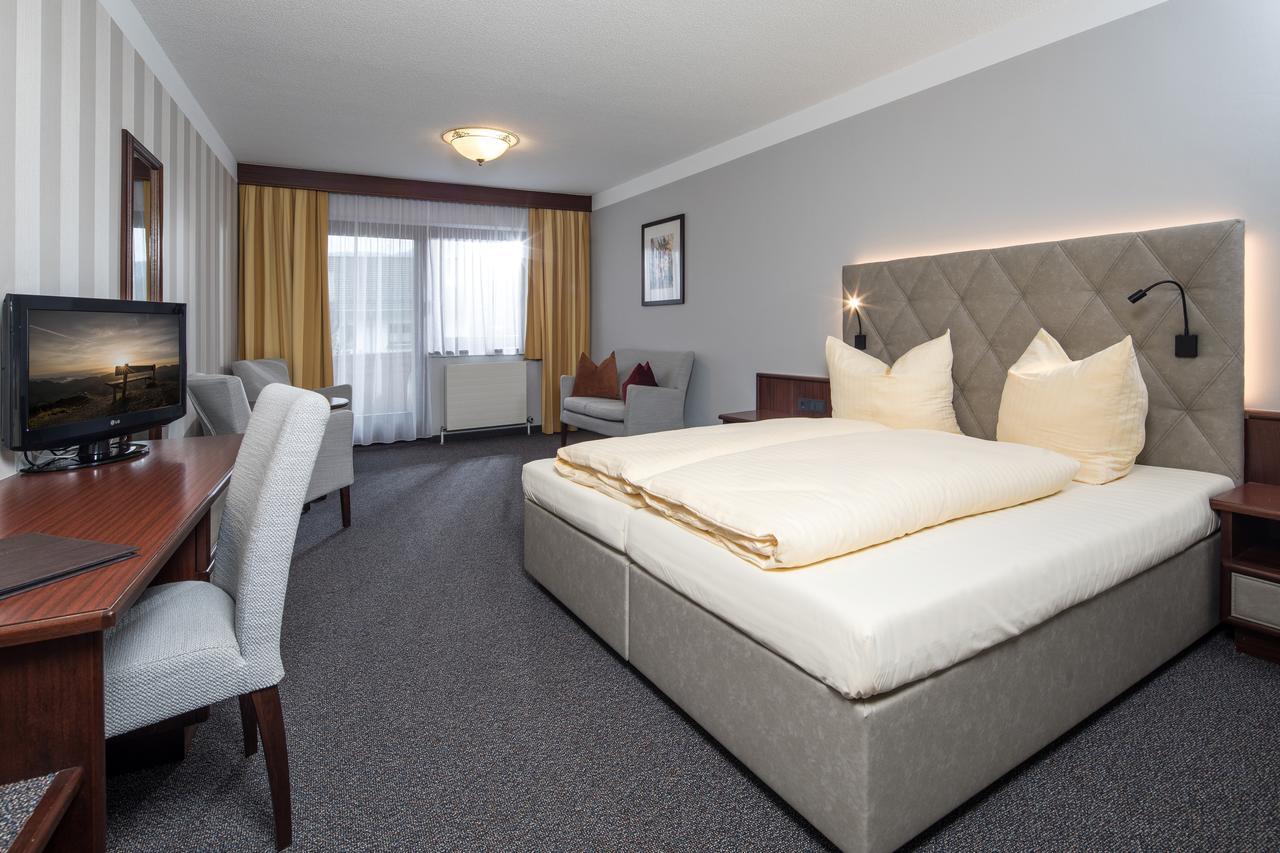 Hotel Sonnenuhr 크람사흐 외부 사진