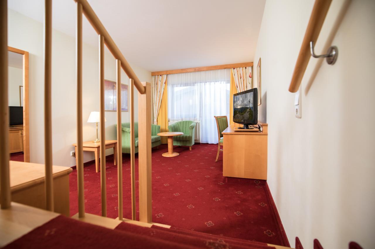 Hotel Sonnenuhr 크람사흐 외부 사진