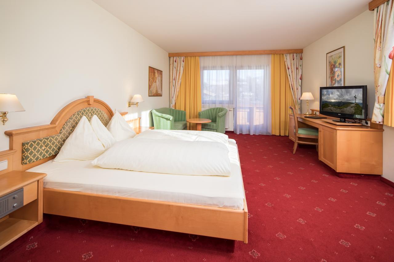 Hotel Sonnenuhr 크람사흐 외부 사진