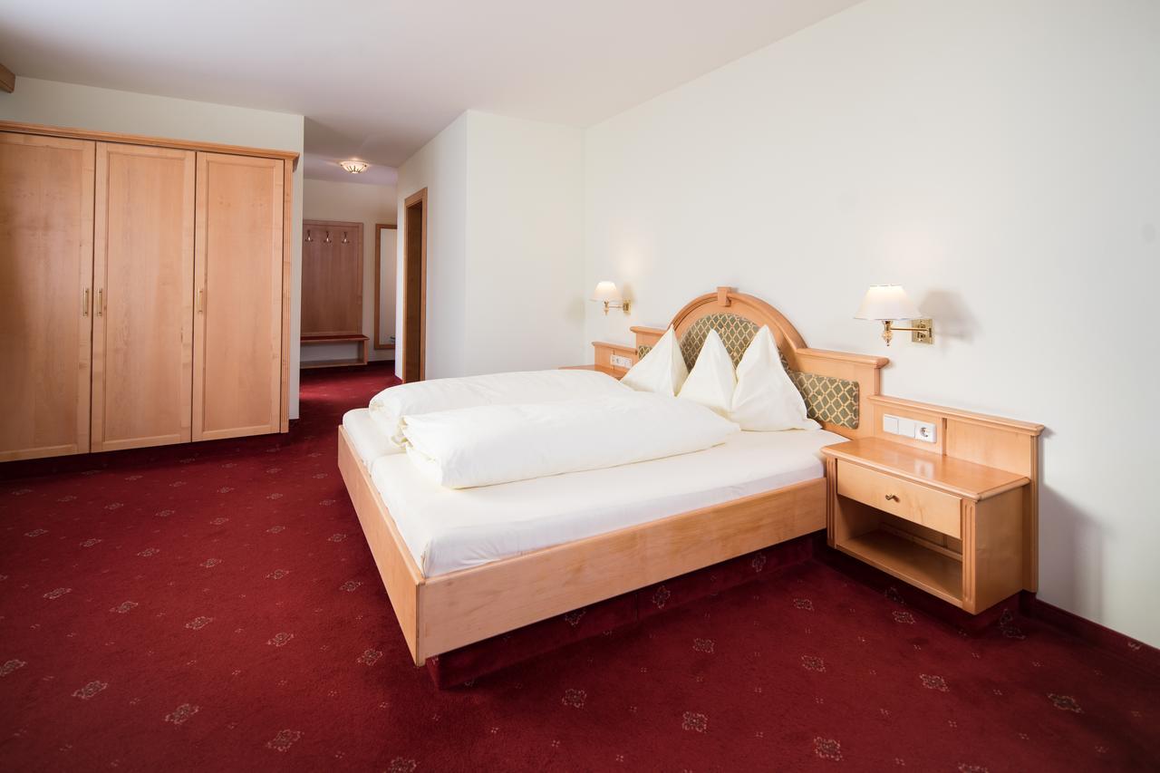 Hotel Sonnenuhr 크람사흐 외부 사진