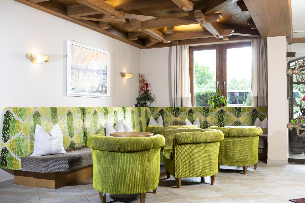 Hotel Sonnenuhr 크람사흐 외부 사진